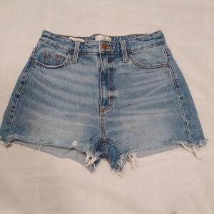 Univeral Thread Highest Rise Curvy Shortie Short Size 4